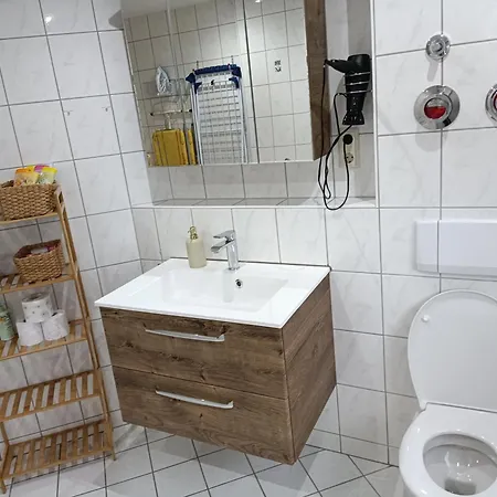 Ferienwohnung Latscha - 2 Zimmer Mit Klimaanlage,balkon, Kinderspielplatz * Ettenheim