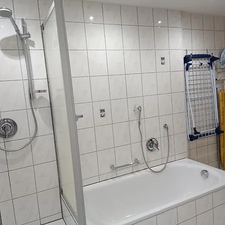 Ferienwohnung Latscha - 2 Zimmer Mit Klimaanlage,balkon, Kinderspielplatz Apartamento