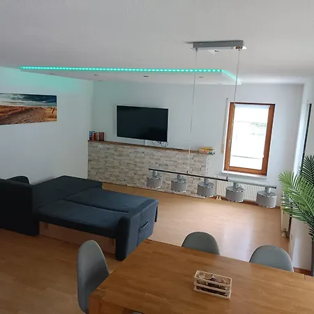 Ferienwohnung Latscha - 2 Zimmer Mit Klimaanlage,balkon, Kinderspielplatz Apartamento