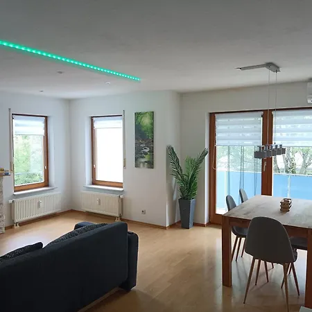 Apartamento Ferienwohnung Latscha - 2 Zimmer Mit Klimaanlage,balkon, Kinderspielplatz *