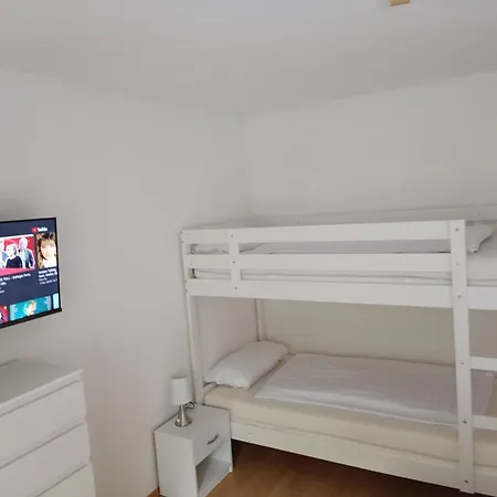 Ferienwohnung Latscha - 2 Zimmer Mit Klimaanlage,balkon, Kinderspielplatz